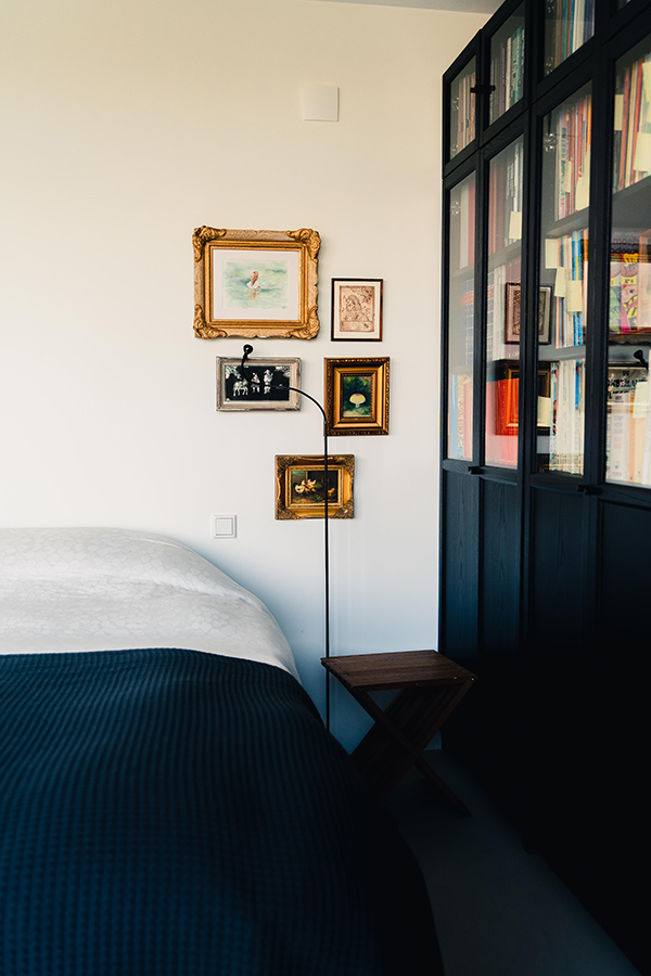 B&B Puur Geluk Wehl | bed en boekenkast B&B Puur Geluk Wehl | bed en boekenkast